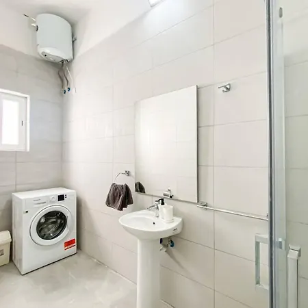Ocean Breeze 8 - Sliema Strand,