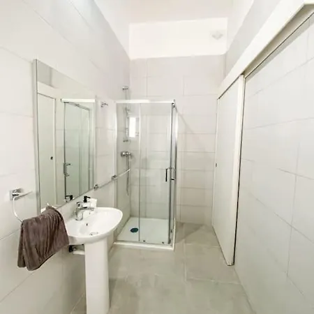Ocean Breeze 8 - Sliema Strand, * Gzira