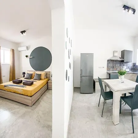 Apartment Ocean Breeze 8 - Sliema Strand, *